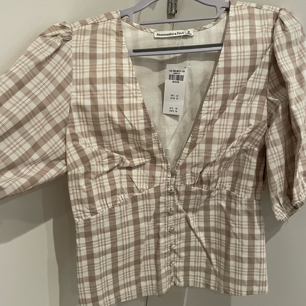Abercrombie puffed sleeve top